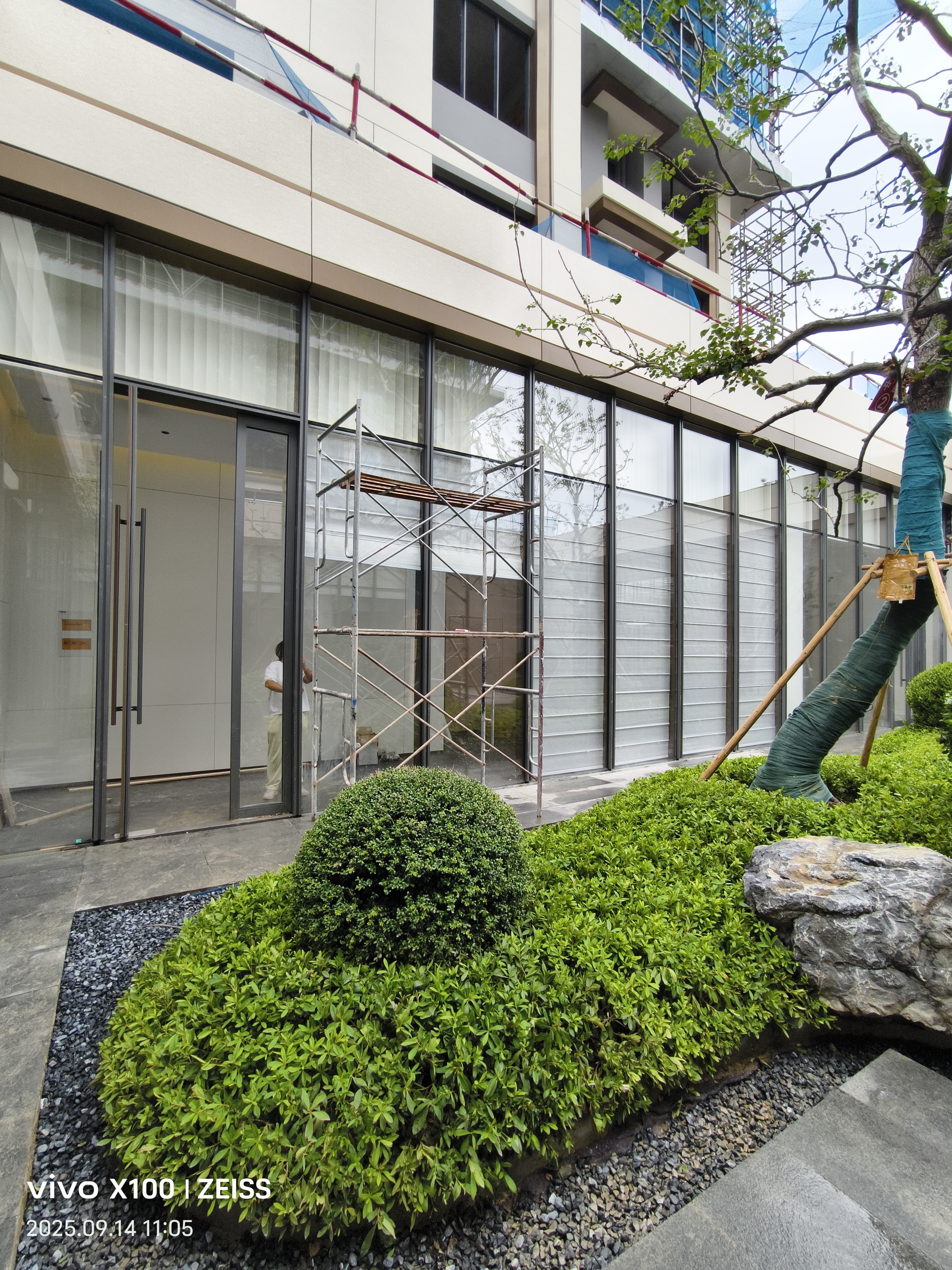Lezhi Zhenjing facade glass curtain wall