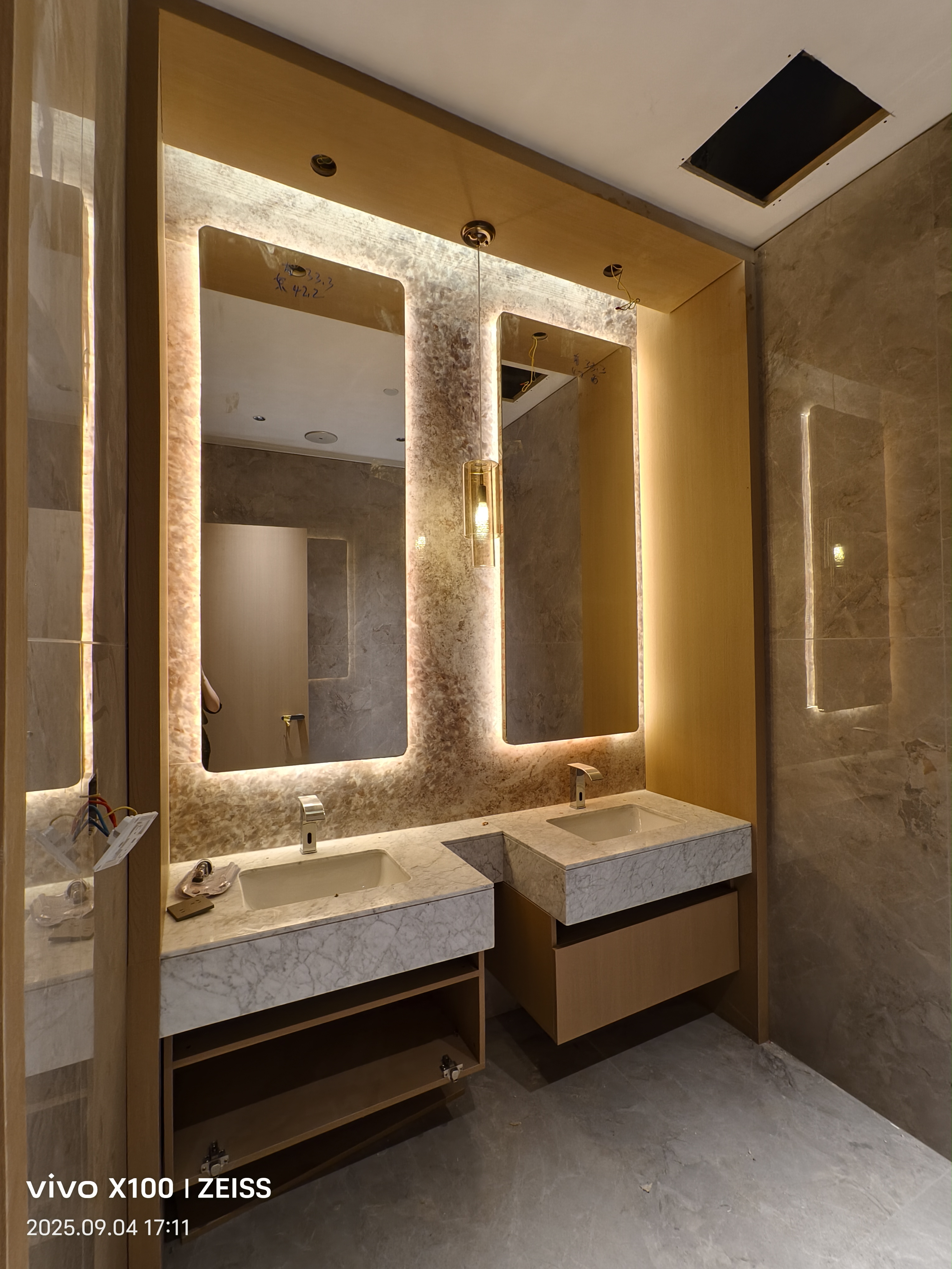 Lezhi Zhenjing guestroom bathroom